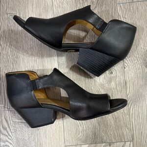 NATURALIZER Natural Soul Daya Open Peep-Toe Black Sandal 8.5